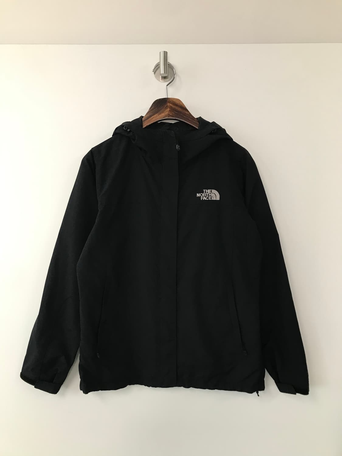 노스페이스 자수로고 블랙 윈드 바람막이 자켓 상품이미지2