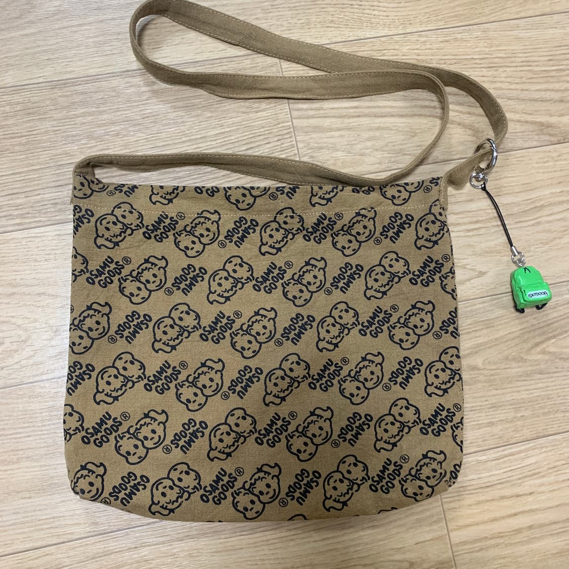 오사무굿즈 미니 크로스백 상품이미지2