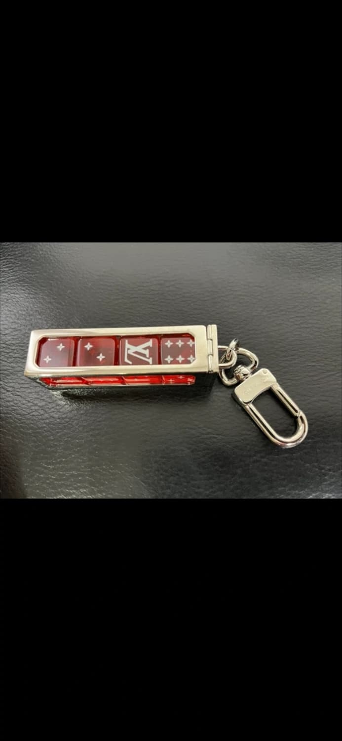 루이비통 슈프림 다이스 키링 상품이미지1