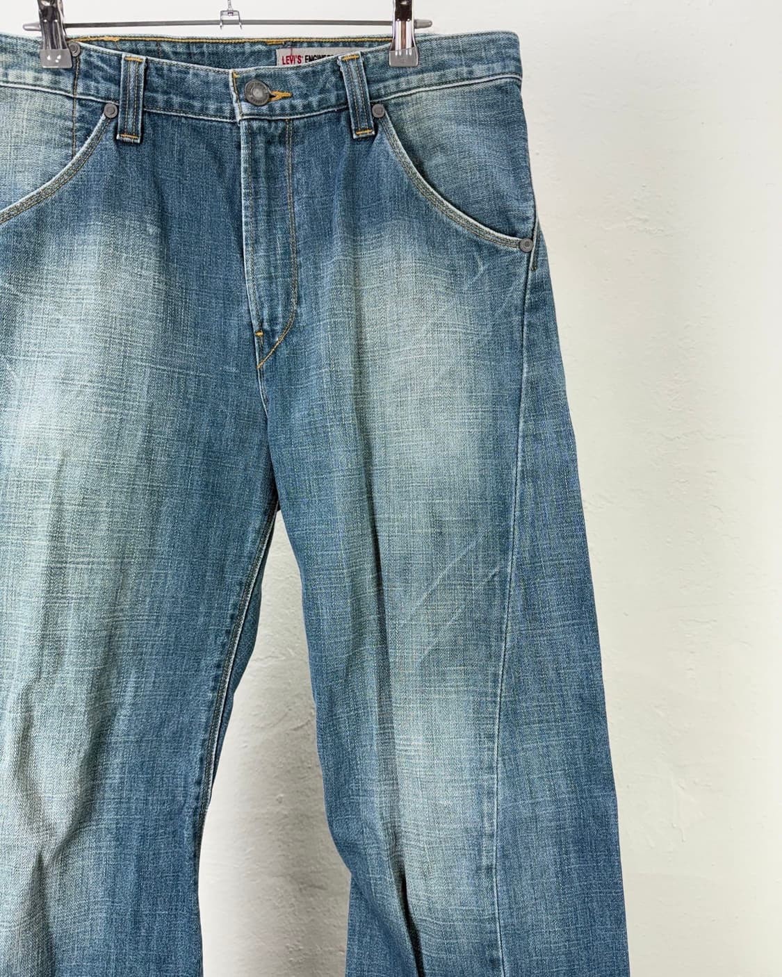 리바이스 엔지니어드 레그 트위스트 블루 데님 팬츠 상품이미지3