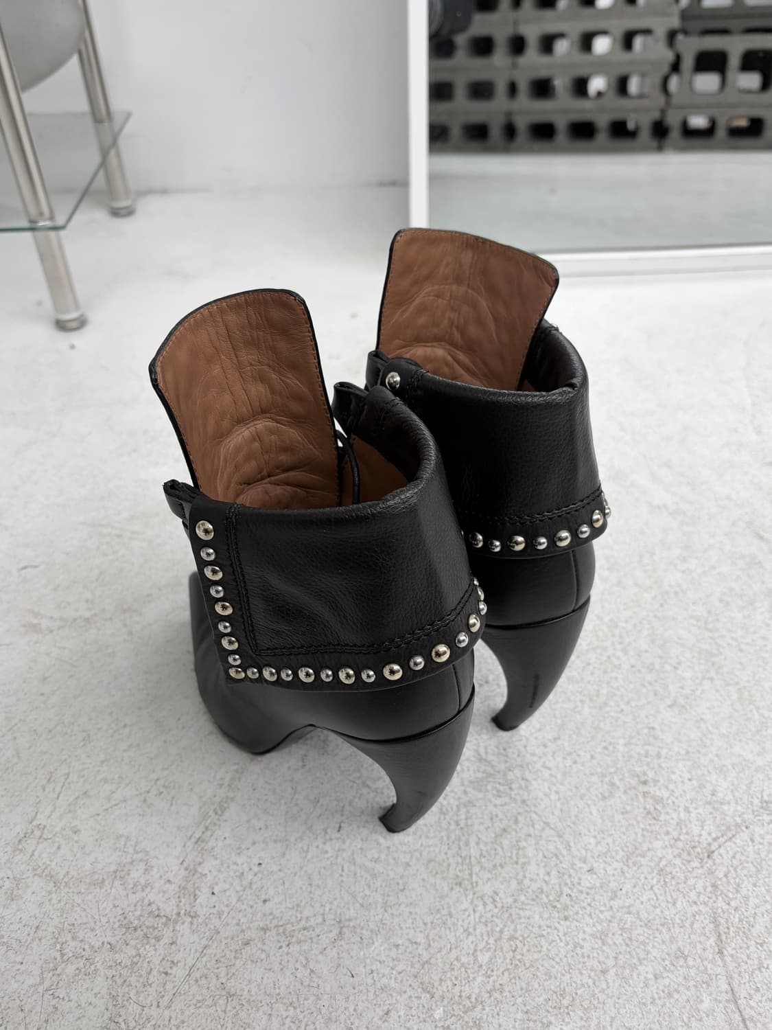 지방시 스터디 레더 부츠 상품이미지4