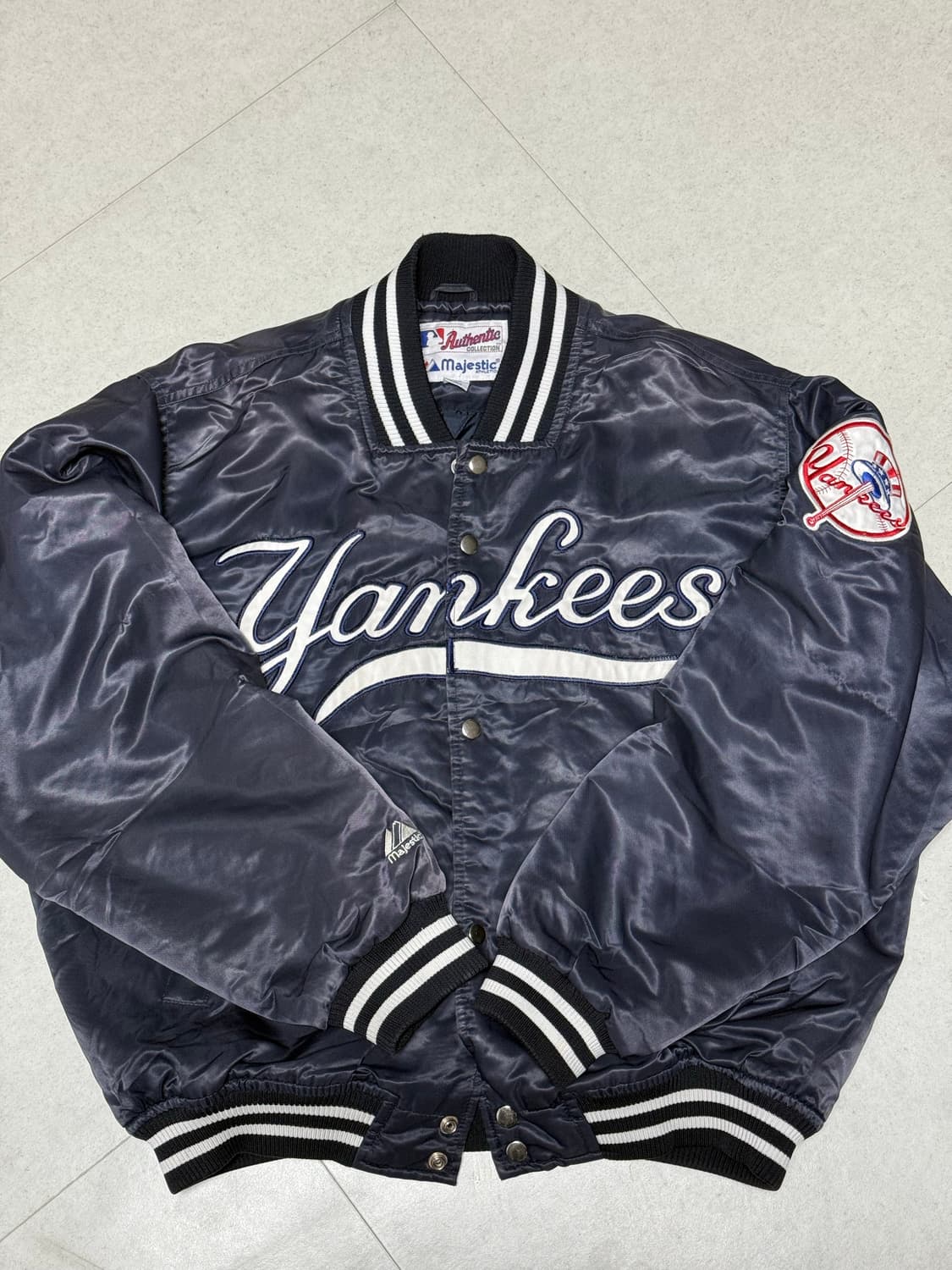 (오왼착용모델) 양키스 마제스틱 봄버자켓 상품이미지1