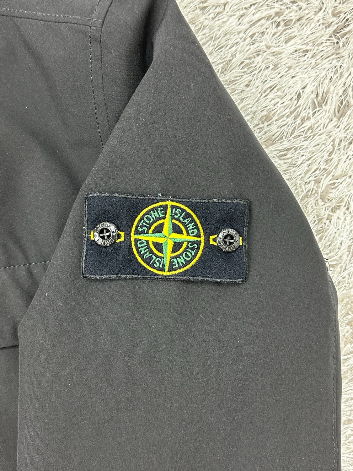 [M] 정품 스톤아일랜드 21FW 프리마로프트 소프트쉘 자켓 블랙 상품이미지4