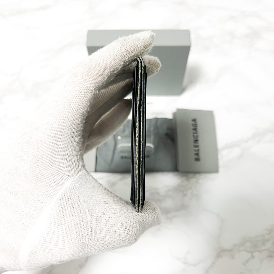 발렌시아가 그레이니 카프스킨 카드지갑 상품이미지5