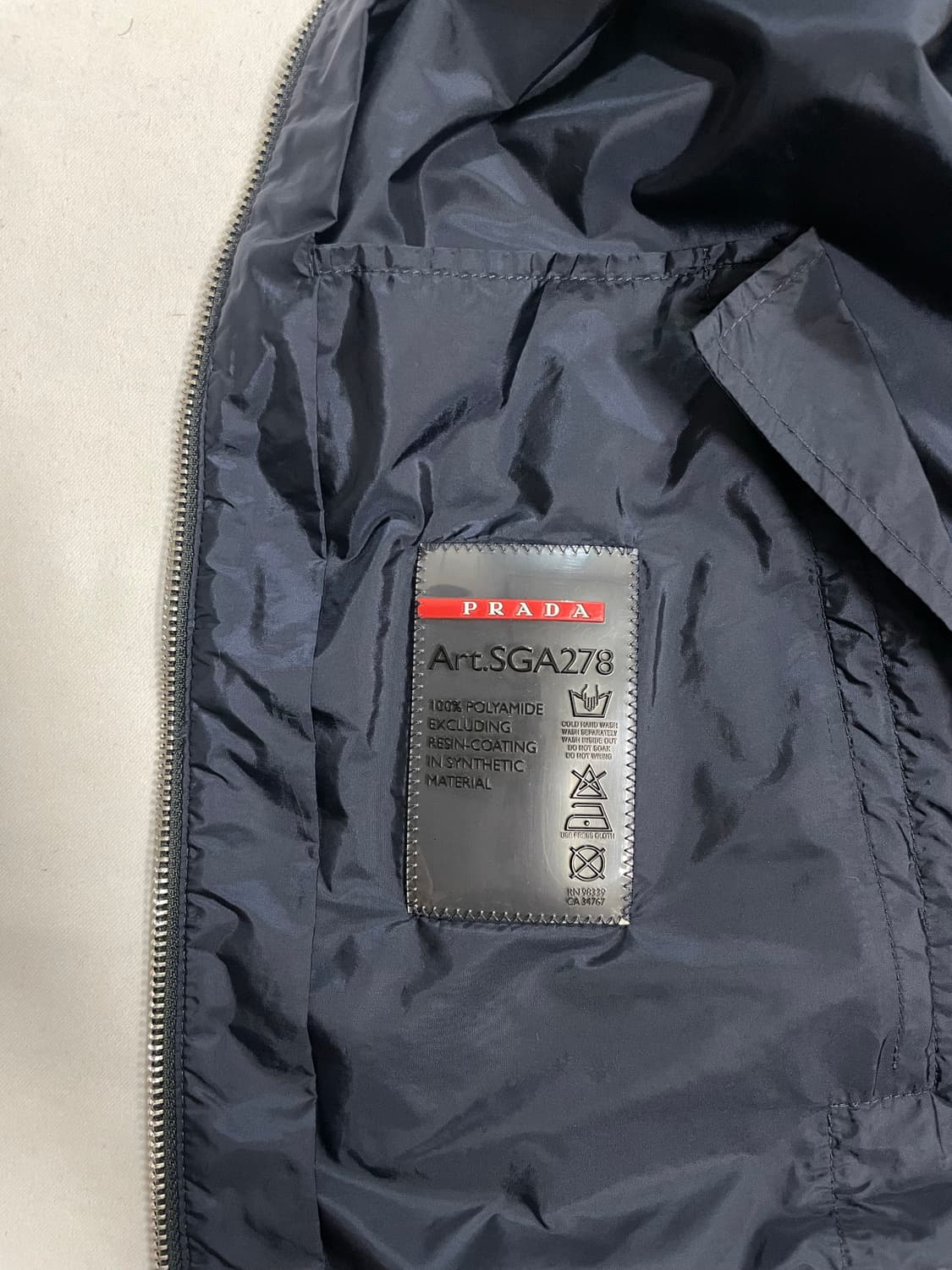 프라다 16ss 삼각로고 바람막이 자켓  상품이미지6