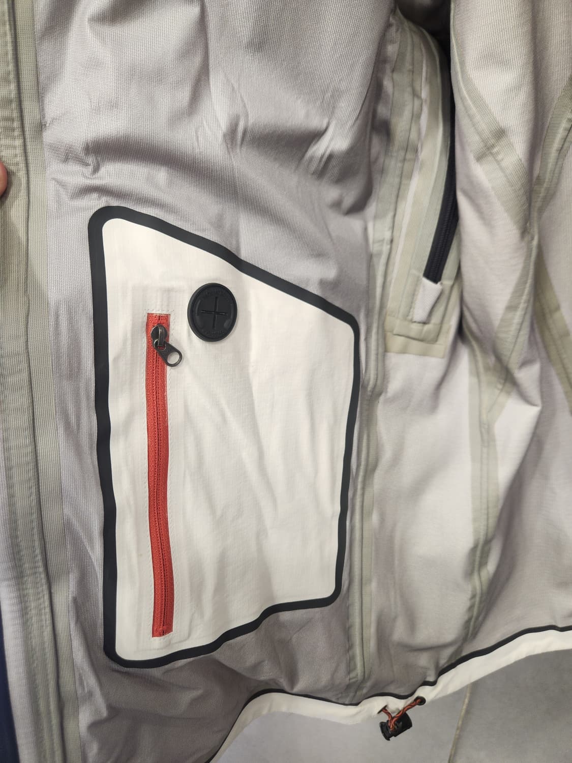 마운틴하드웨어 방수 등산 자켓 / 고어텍스급 기능성마운틴하드웨어 기능성  상품이미지7