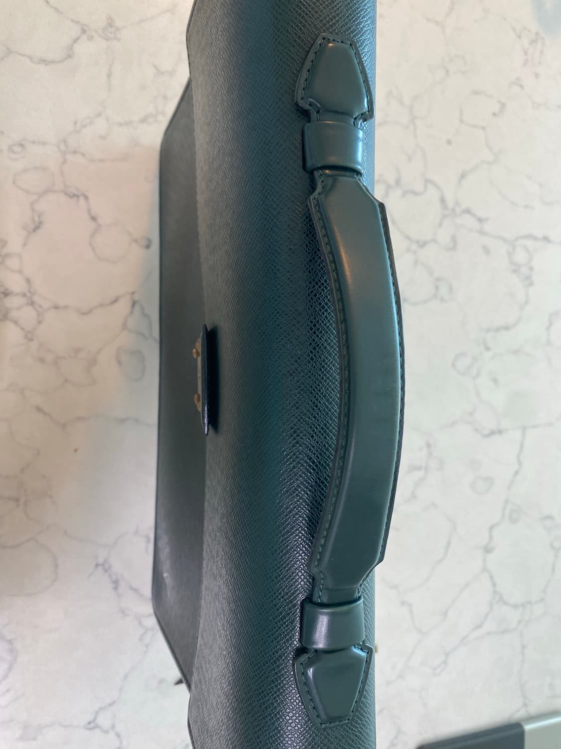 루이비통(Louis Vuitton) 타이가 코라드 그린 브리프케이스 상품이미지5