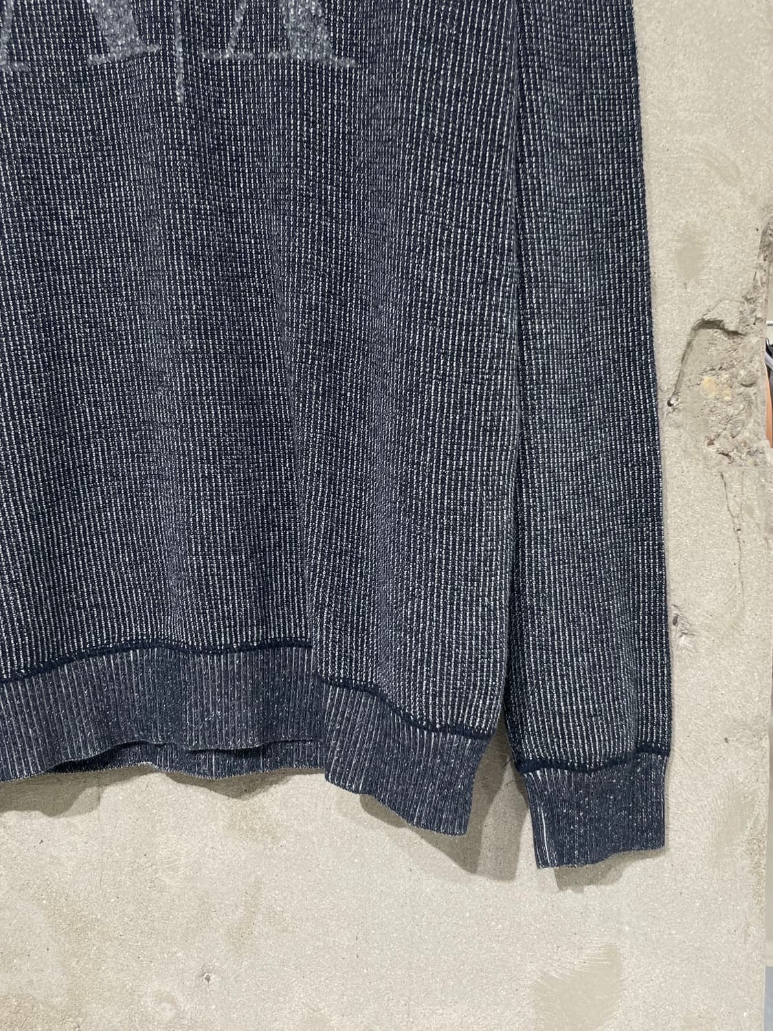 아르마니 익스체인지 네이비 이니셜 로고 크루넥 니트 상품이미지5