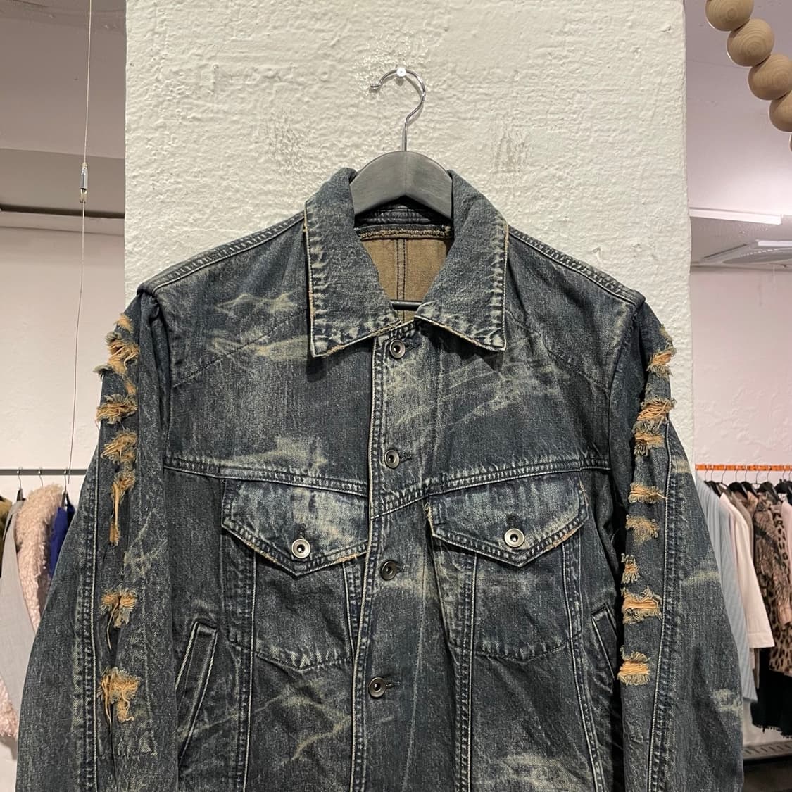 율리우스 디스트레스드 비대칭 데님자켓 상품이미지2