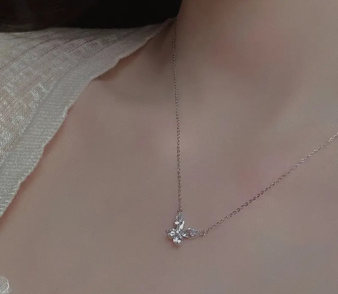 그라프 스타일 모이사나이트 나비 목걸이 상품이미지2