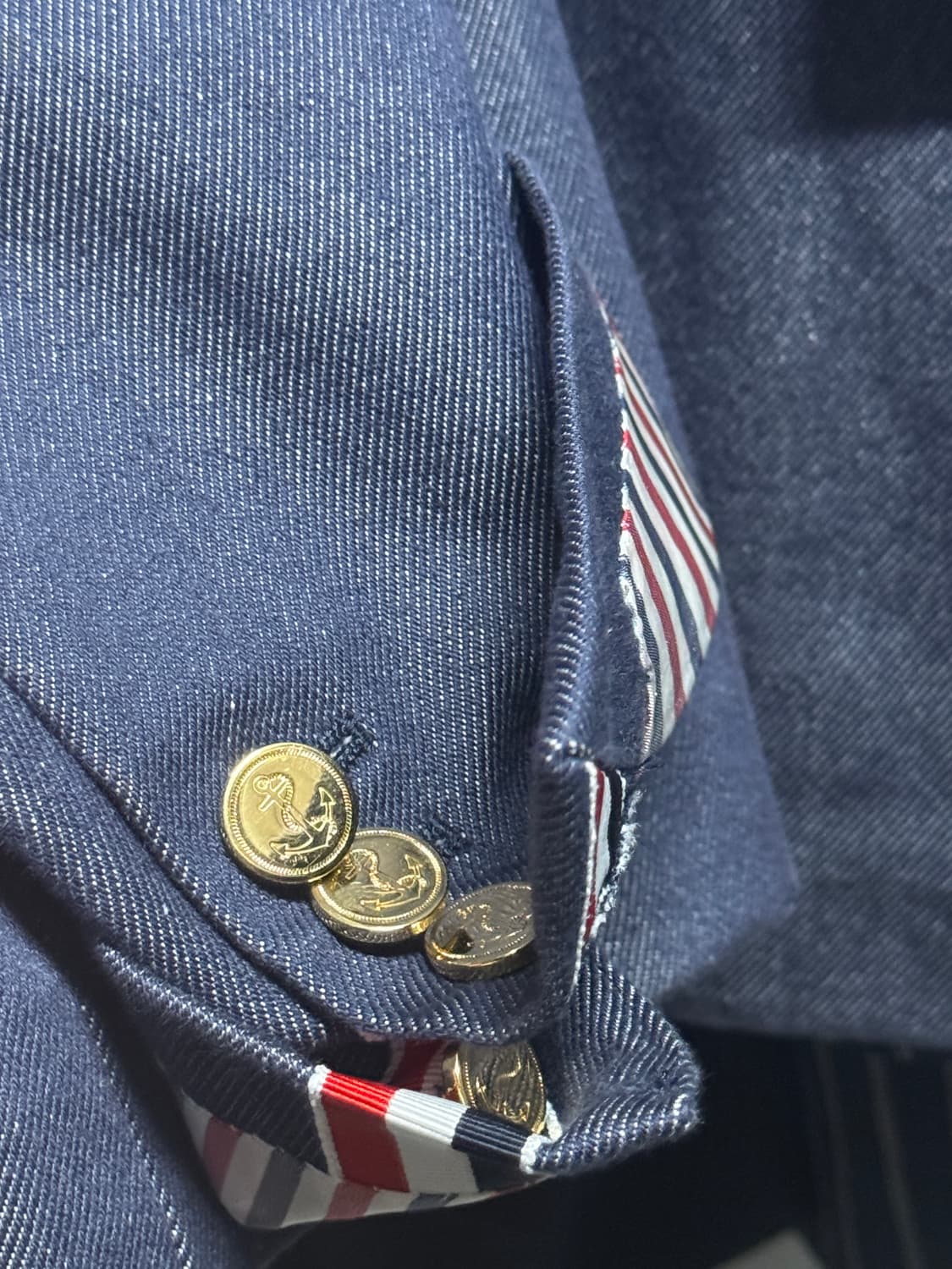 톰브라운 하이암홀 언스트럭쳐드 데님셋업 3,1 상품이미지3