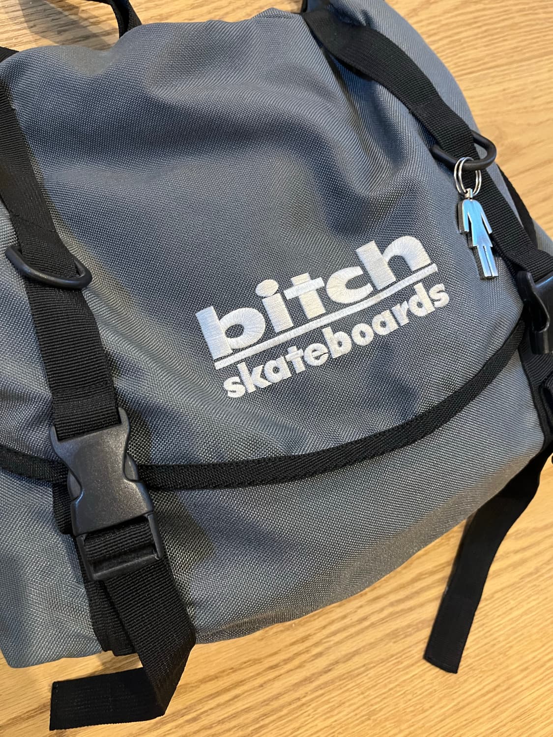 빈티지 BITCH SK8 상품이미지3