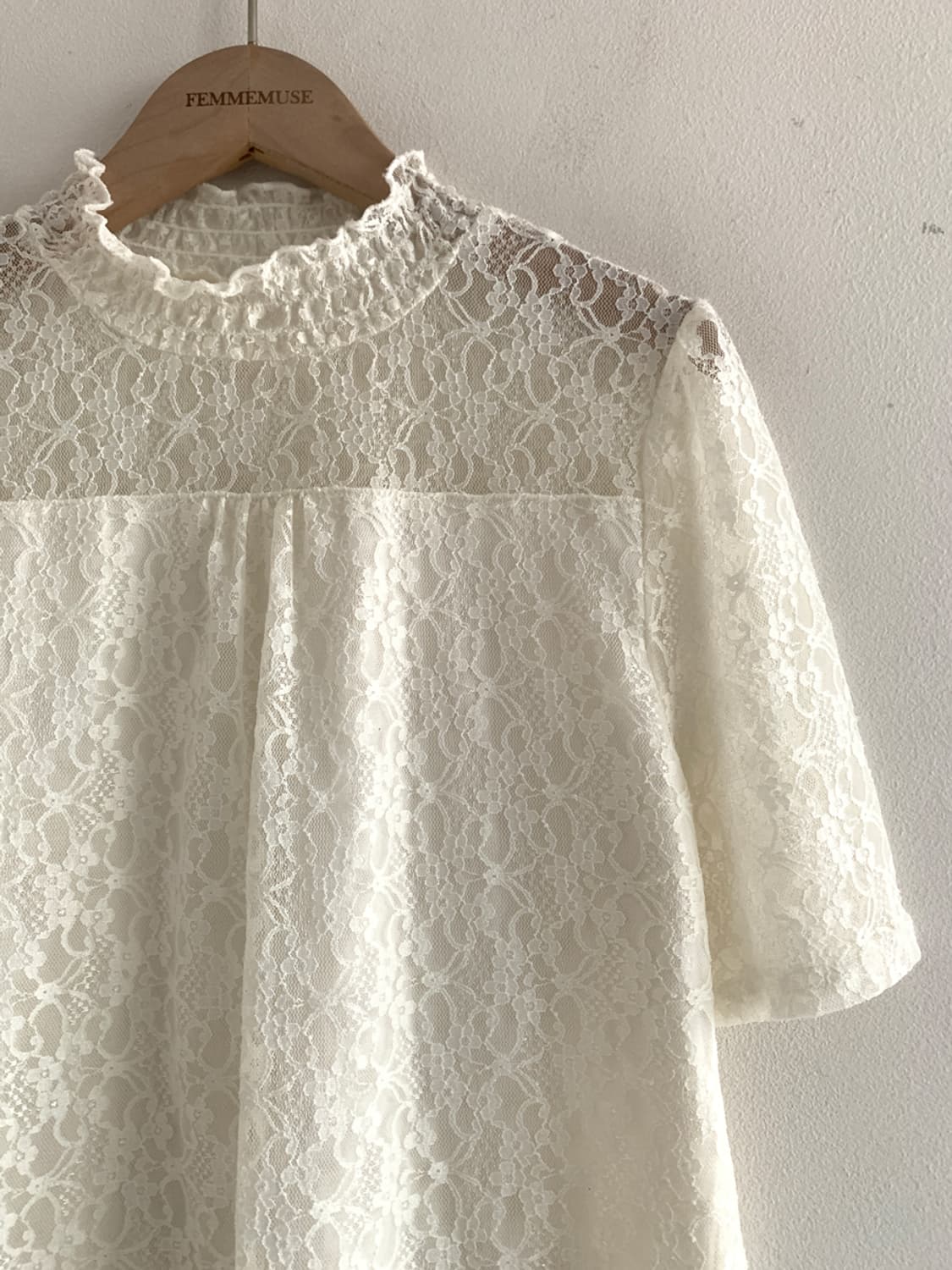 Lace Neck Short Sleeve Blouse T 상품이미지4