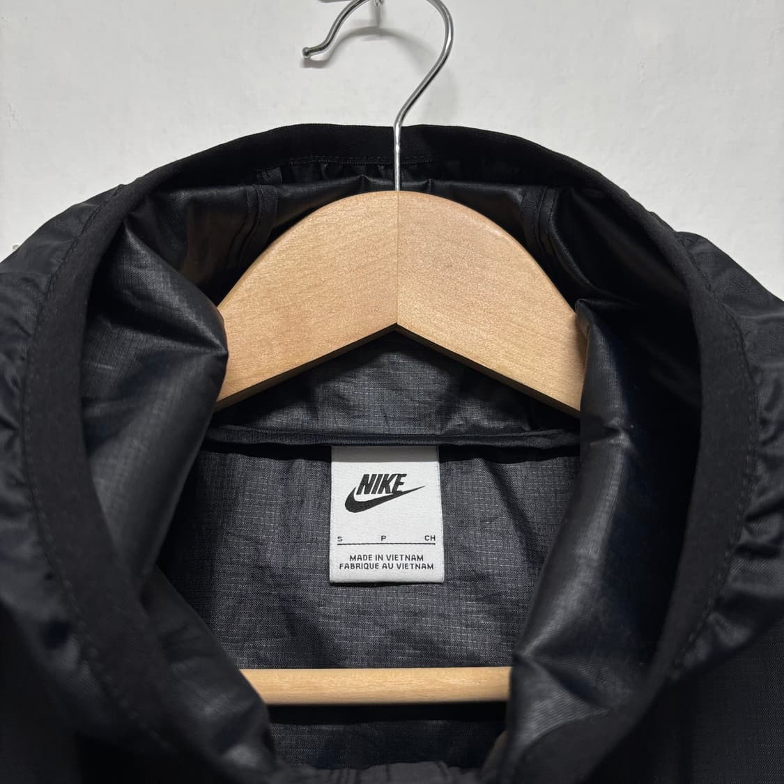 나이키 블랙 크롭 윈드러너 상품이미지3