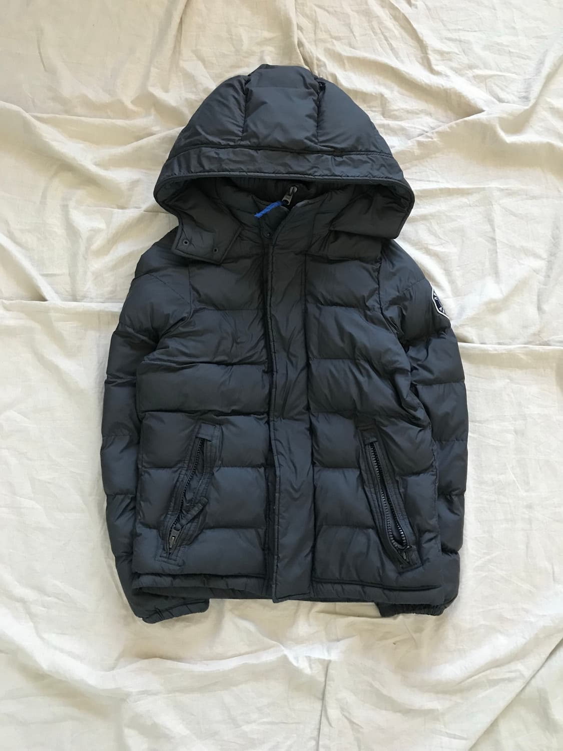 아베크롬비 소매 패치로고 연그레이 숏패딩 상품이미지5