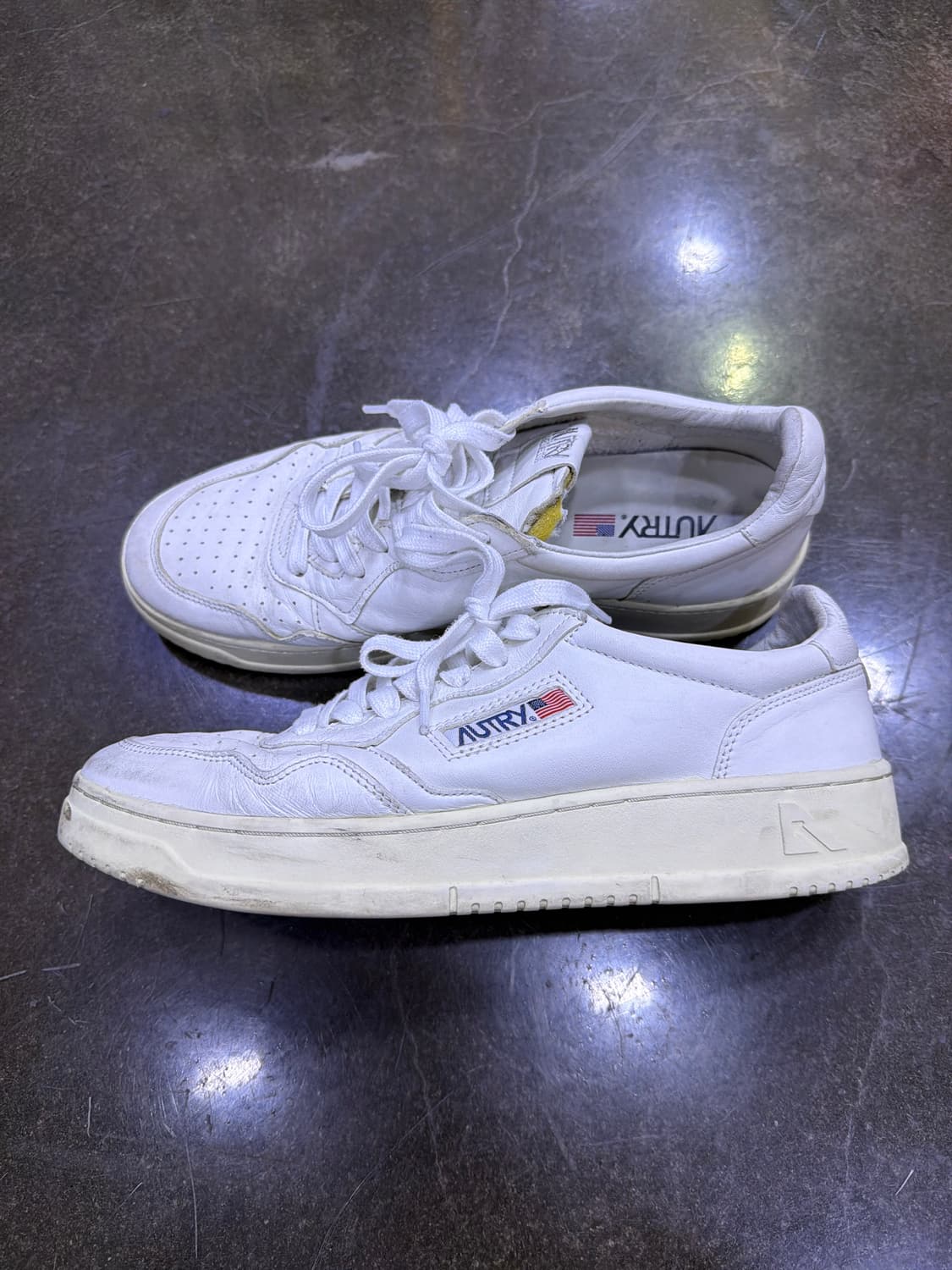 오트리 메달리스트 고트스킨 스니커즈 42 상품이미지5