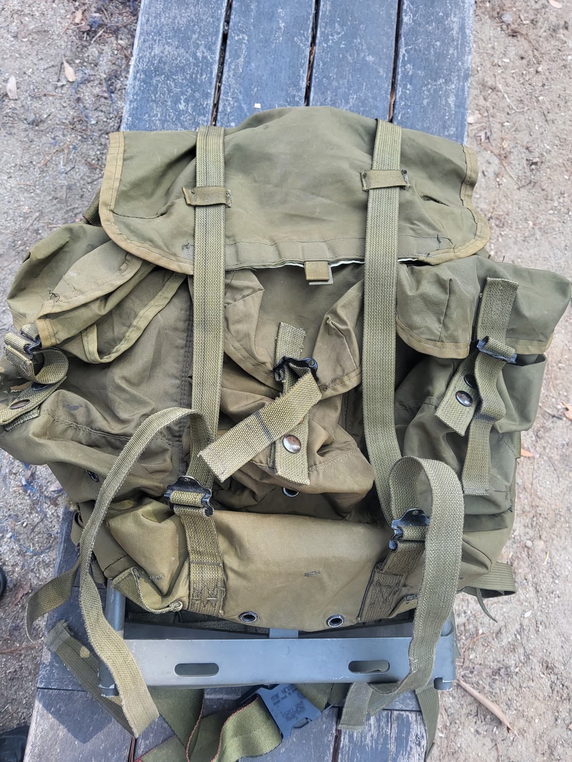 미군정품 미디움사이즈 엘리스팩 프레임포함  상품이미지1