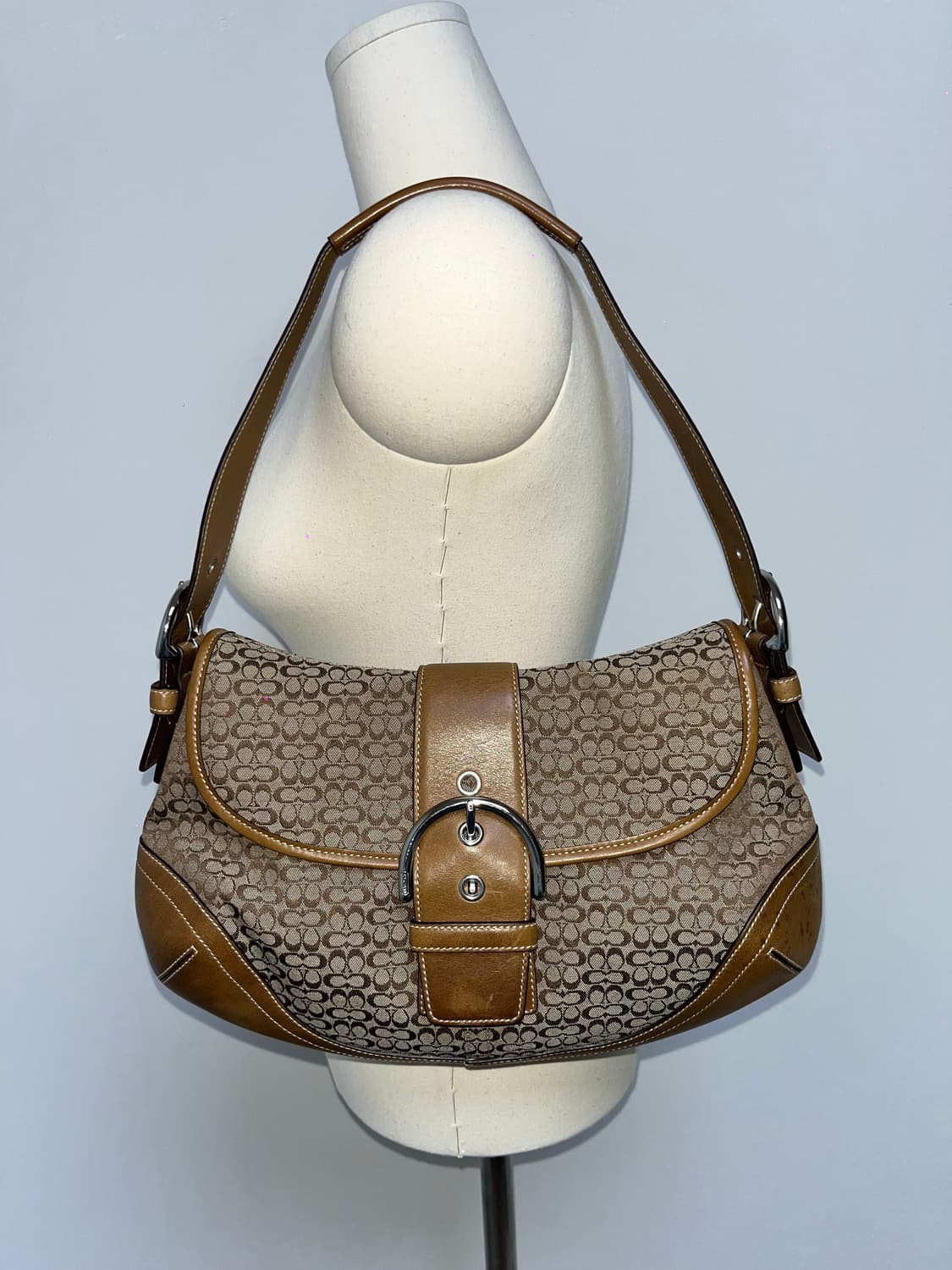 Coach Beige Basic Design Shoulder Bag 상품이미지2