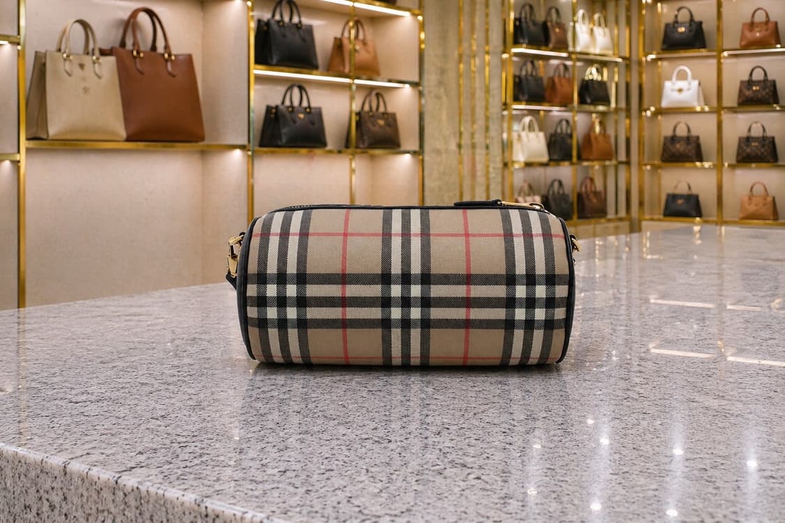 [S급] 버버리 빈티지 체크 배럴 백 판매합니다!!! 상품이미지3