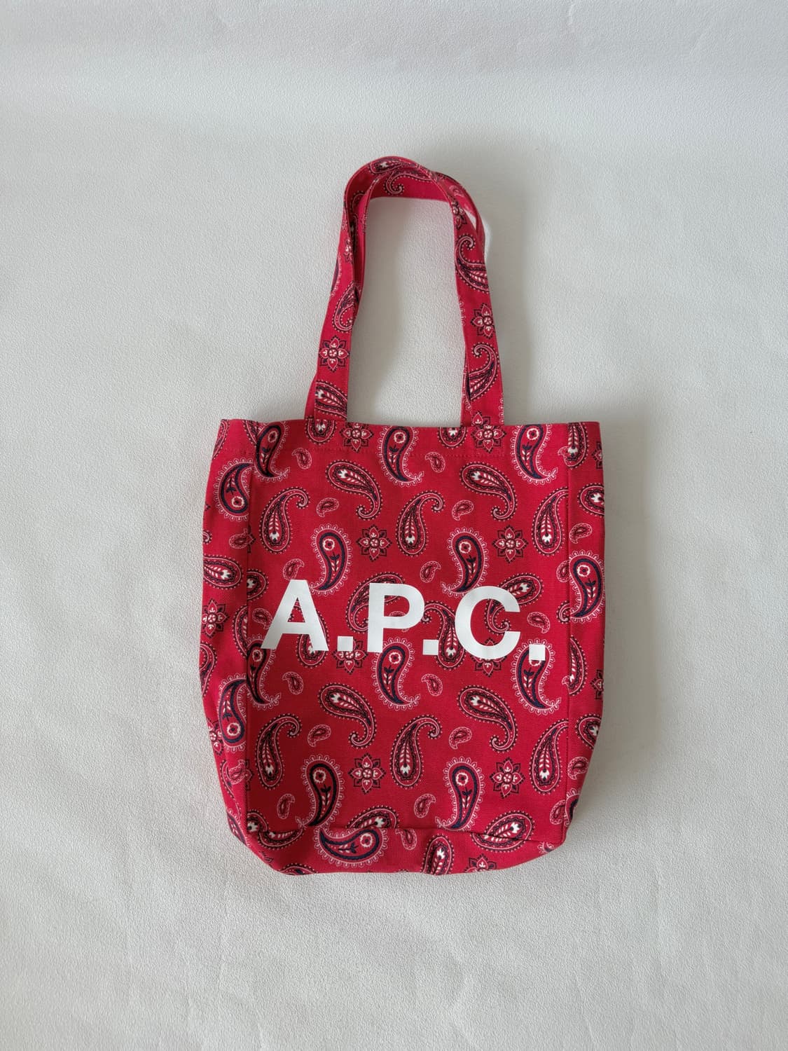 아페쎄(A.P.C) 페이즐리 에코백 상품이미지1