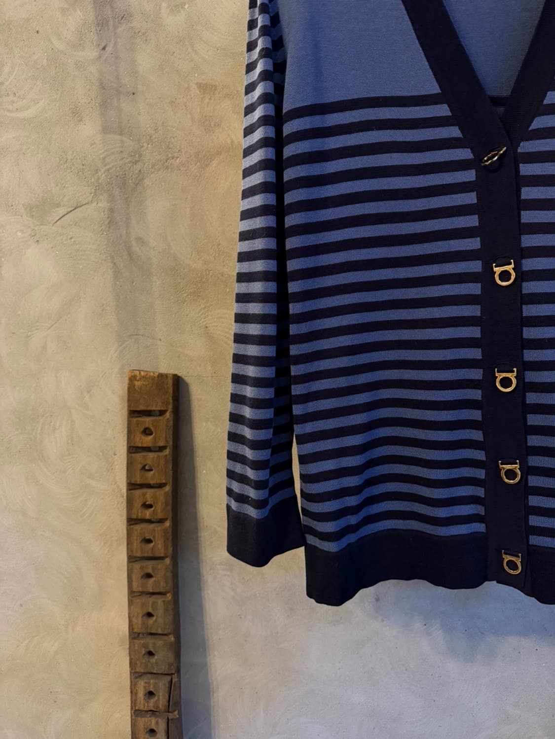 살바토레 페라가모 금장 가디건 55~66 상품이미지4