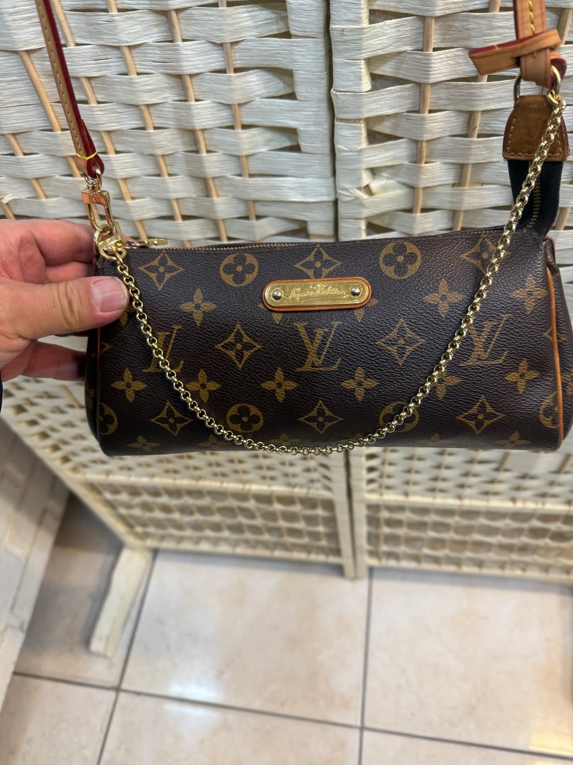 정품 루이비통 에바클러치 2way백 팝니다 상품이미지2