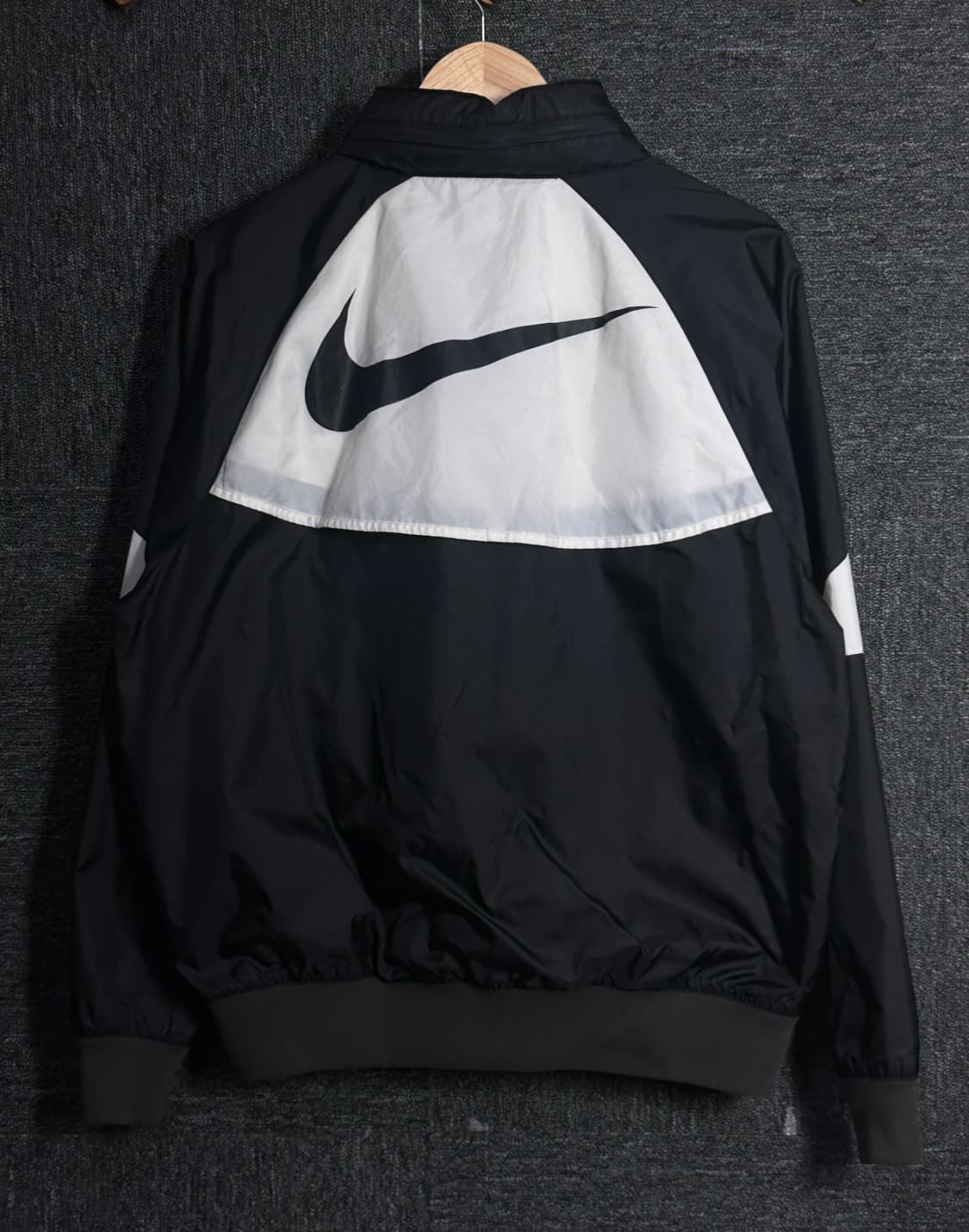 나이키 바람막이 M 블랙/화이트 상품이미지2