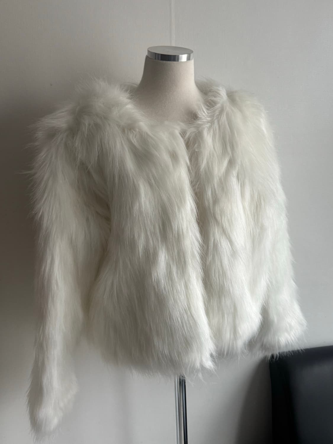 화이트 미드 헤어 페이크 퍼자켓 새상품(마지막 재고) 상품이미지7