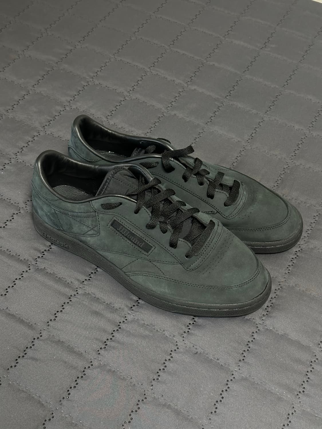 리복 자운드 JJJJound 클럽C 트리플 블랙 상품이미지1