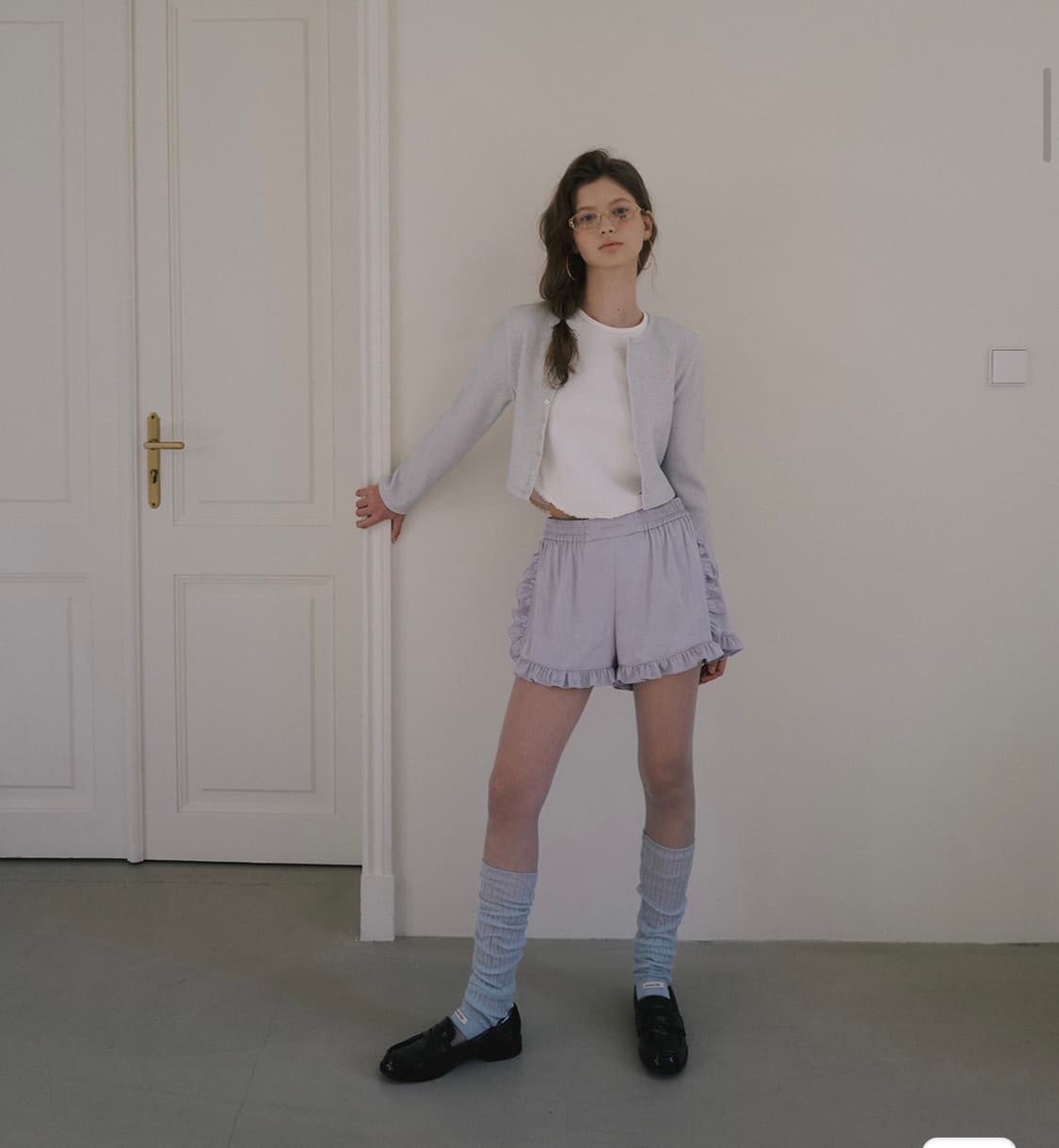 오버듀플레어 프릴 새틴 팬츠 그레이 상품이미지5