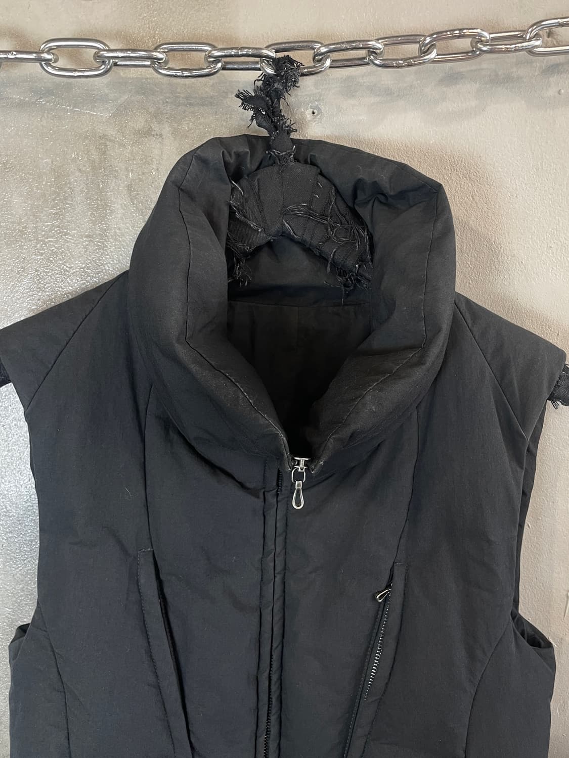 더 비리디안 하이넥 다운 베스트 상품이미지3