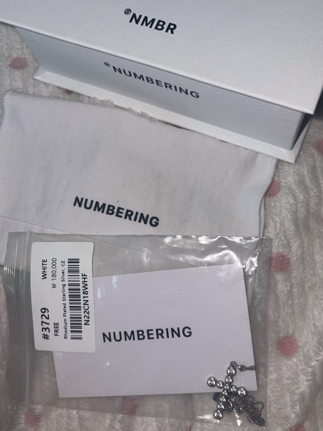 넘버링 3729 화이트 십자가 목걸이 상품이미지1