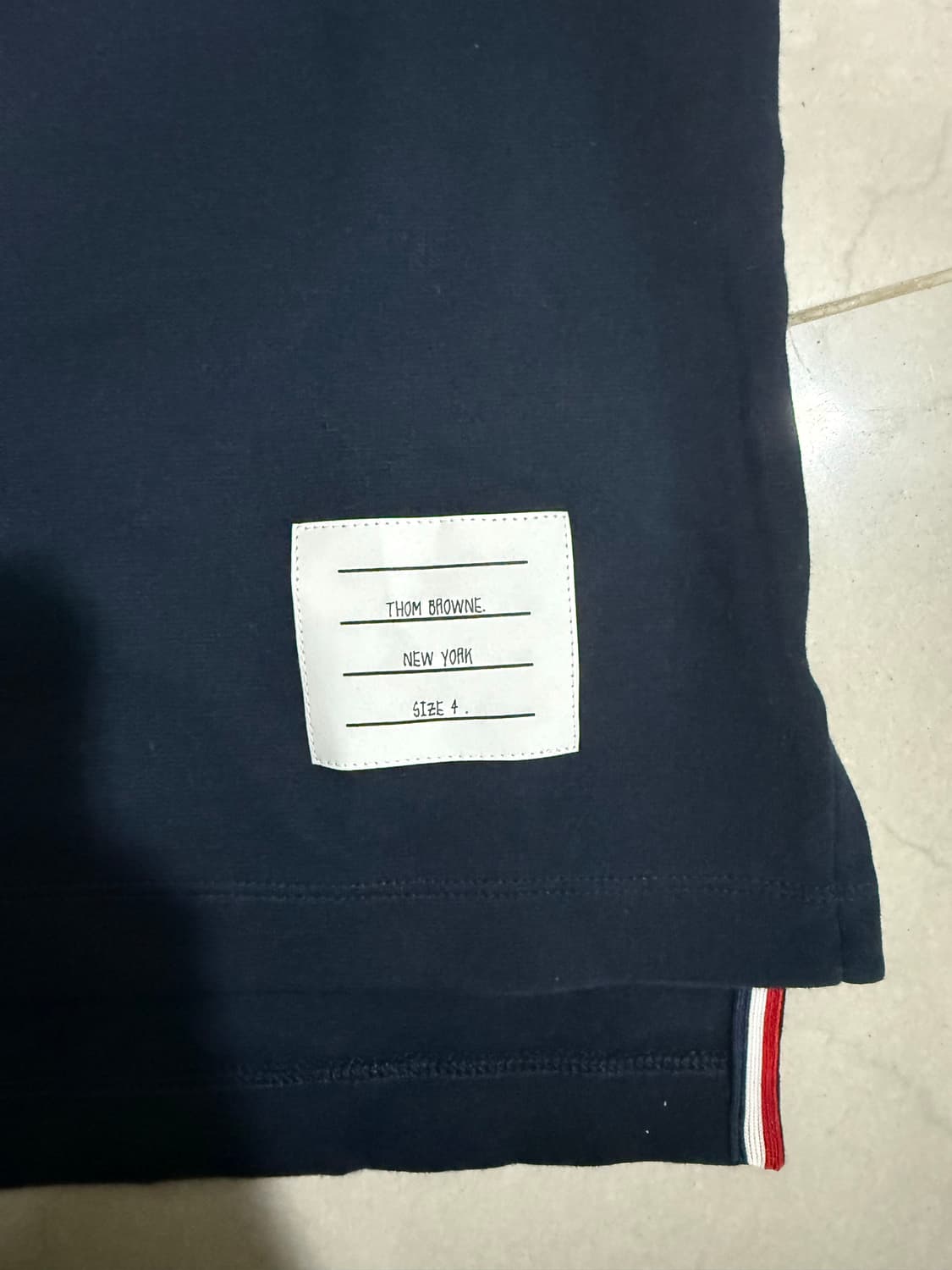 [당일출고,4사이즈] 톰브라운 사선완장 반팔 상품이미지4