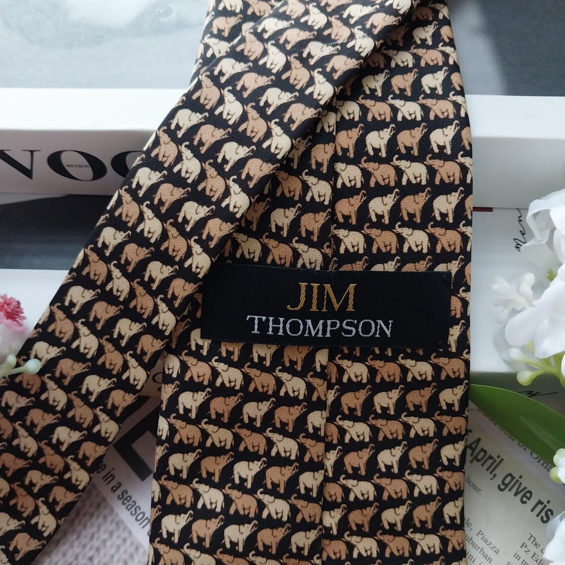 짐톰슨 실크 블랙 코끼리 패턴 넥타이 9.2cm A등급 K1682
 상품이미지7
