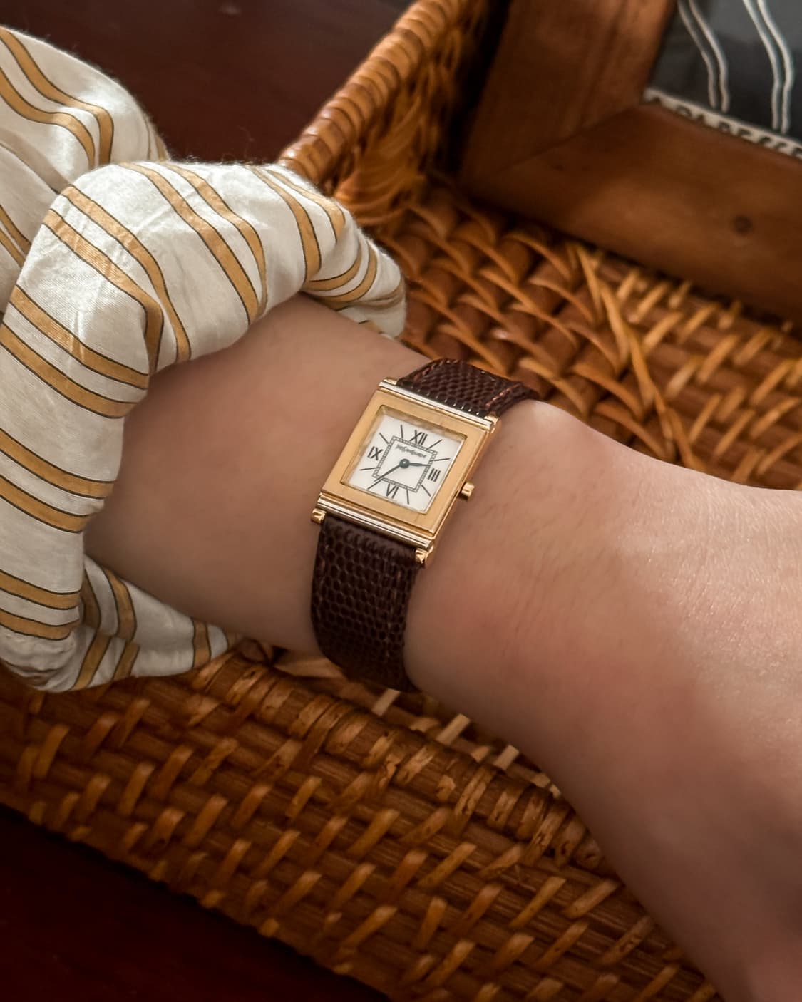 입생로랑 스퀘어 탱크 스텝드 시계 상품이미지4