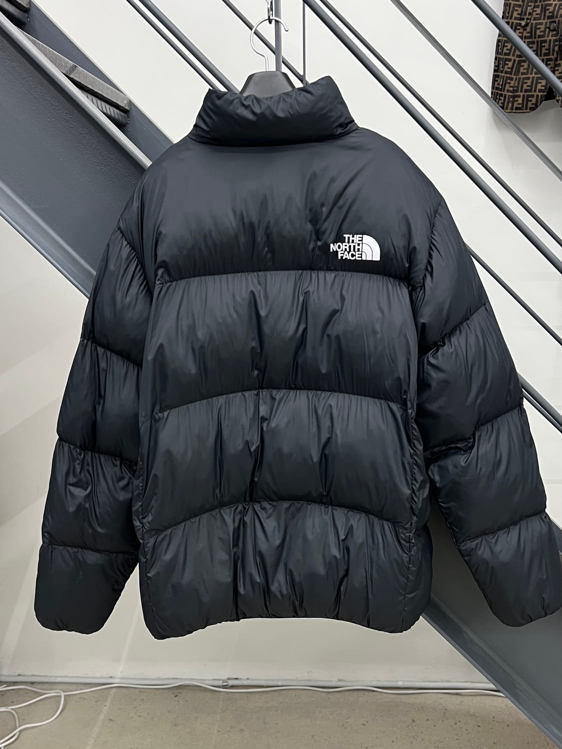 노스페이스 블랙 버몬트 온볼 패딩 상품이미지2