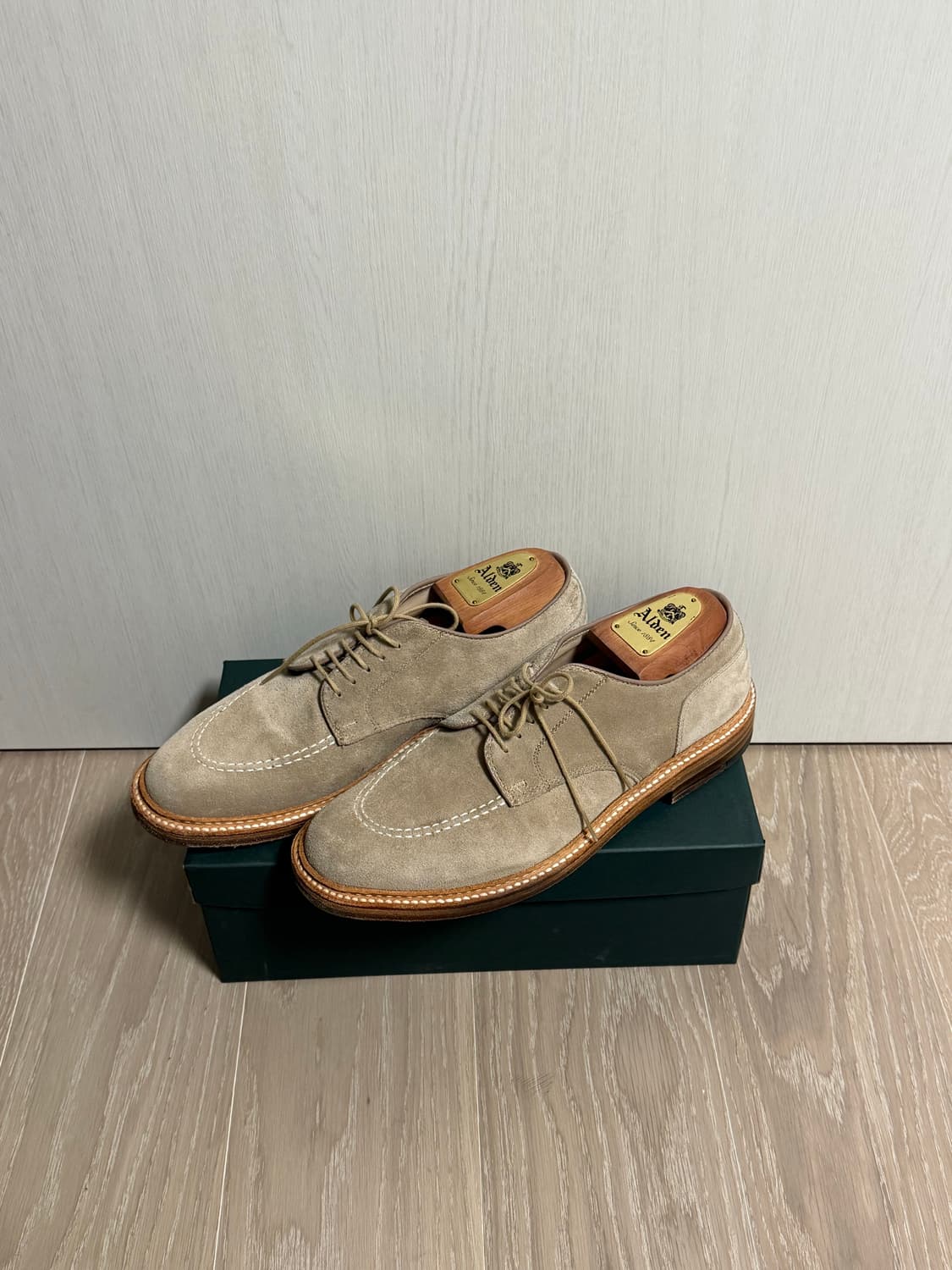 알든 24087 밀크쉐이크 스웨이드 7.5d 상품이미지1