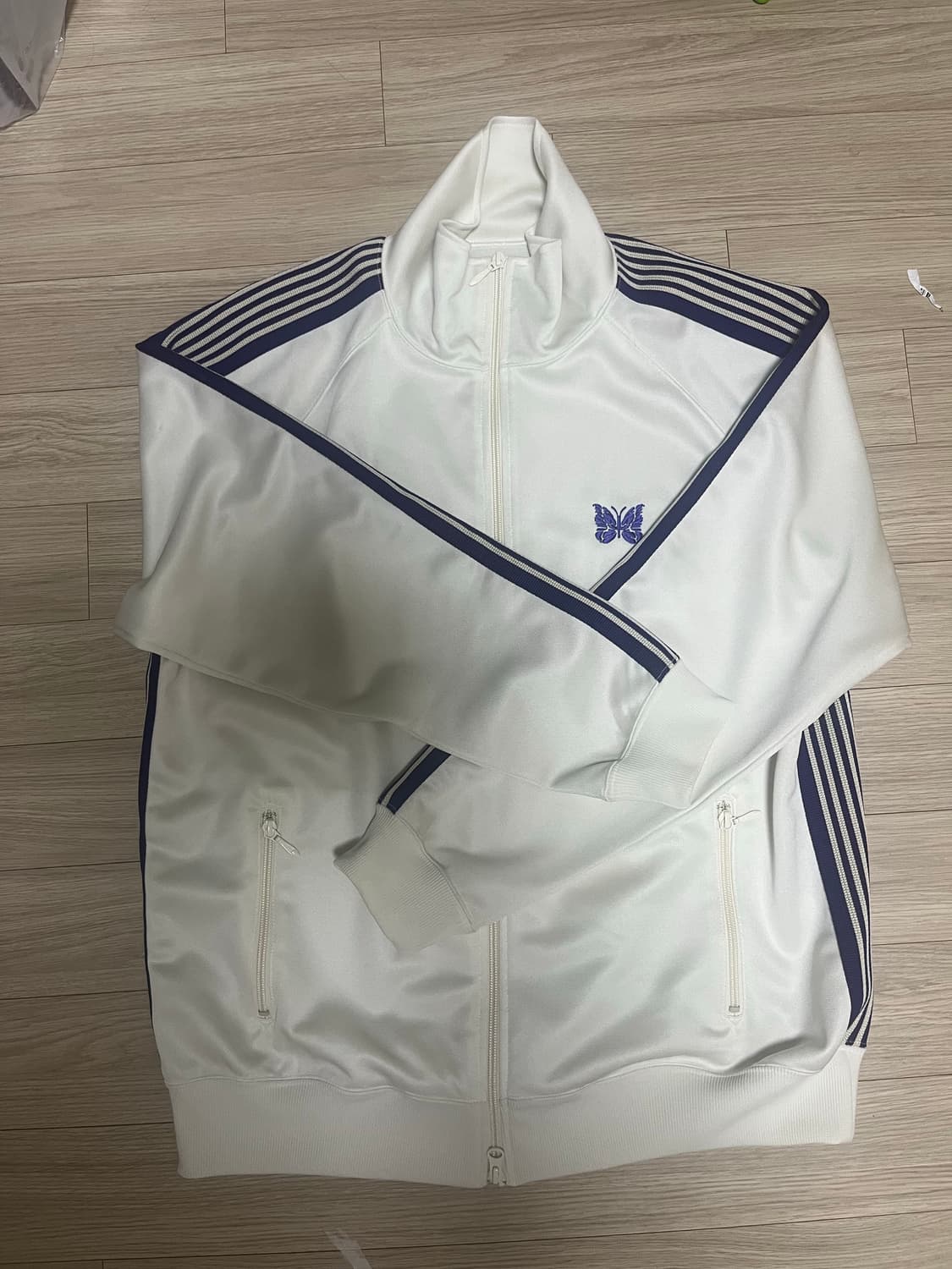 니들스 트랙자켓 xl 화이트 퍼플 상품이미지1