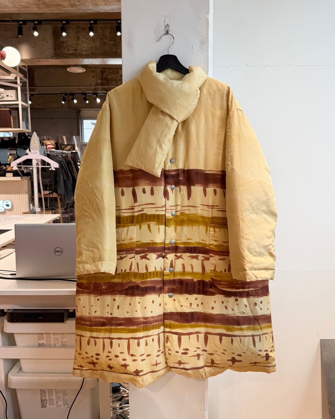 하이 스포팅 기어 베이지 페인팅 넥머플러 점퍼  상품이미지2