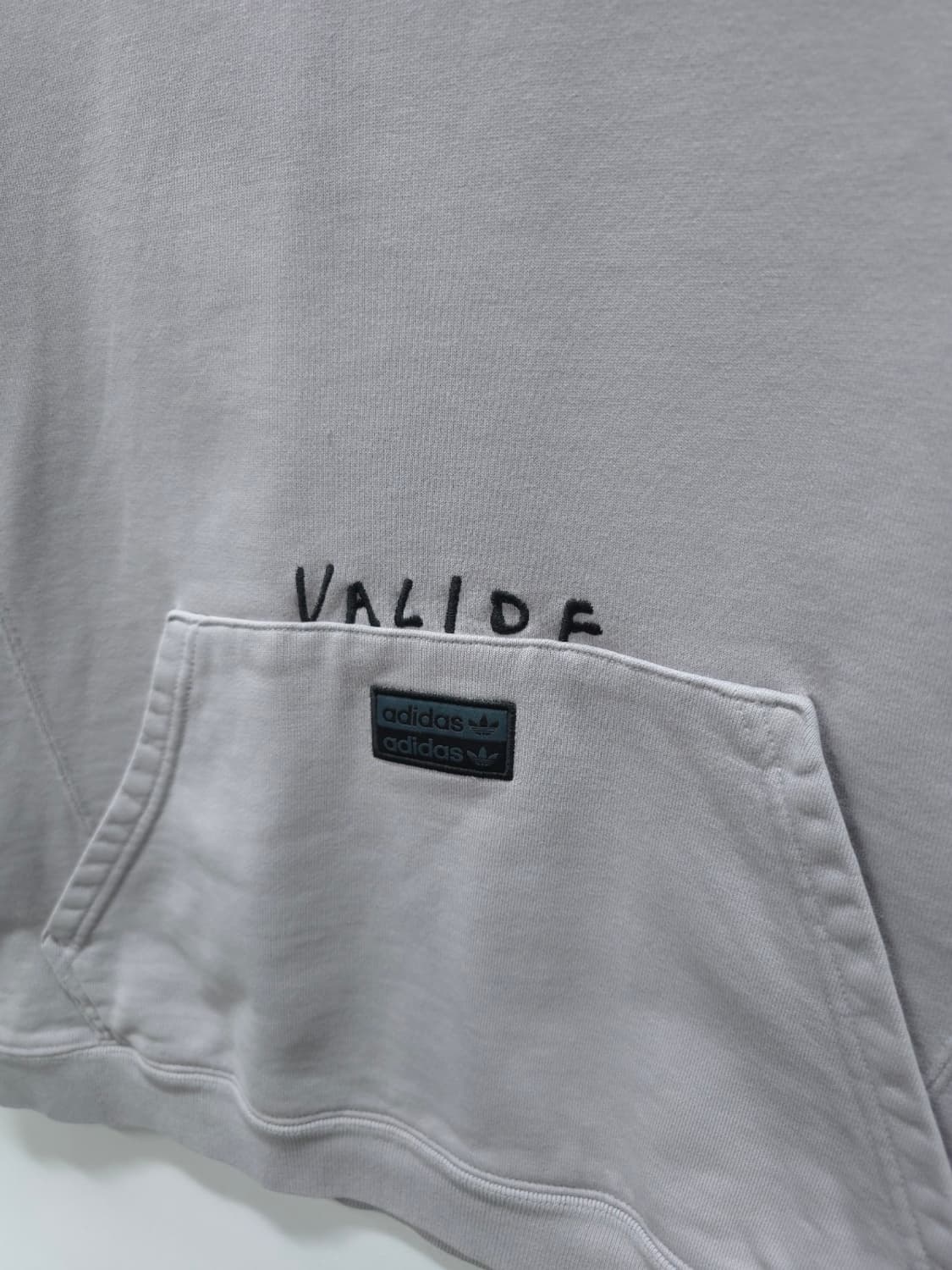 아디다스 VALIDE 레터링 디테일 포인트 후드티 상품이미지4