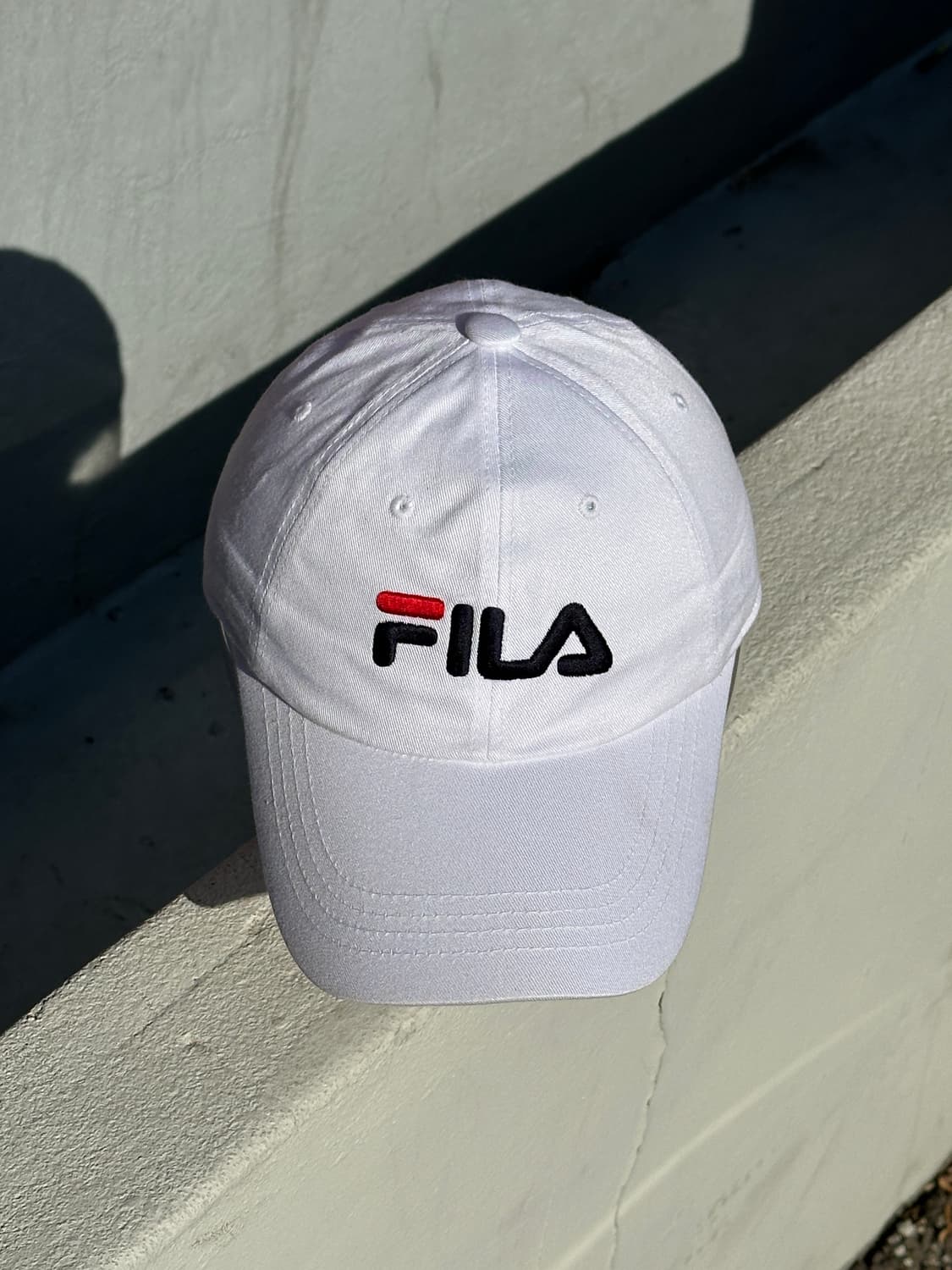 [F] FILA 휠라 로고 화이트 볼캡 모자 상품이미지1
