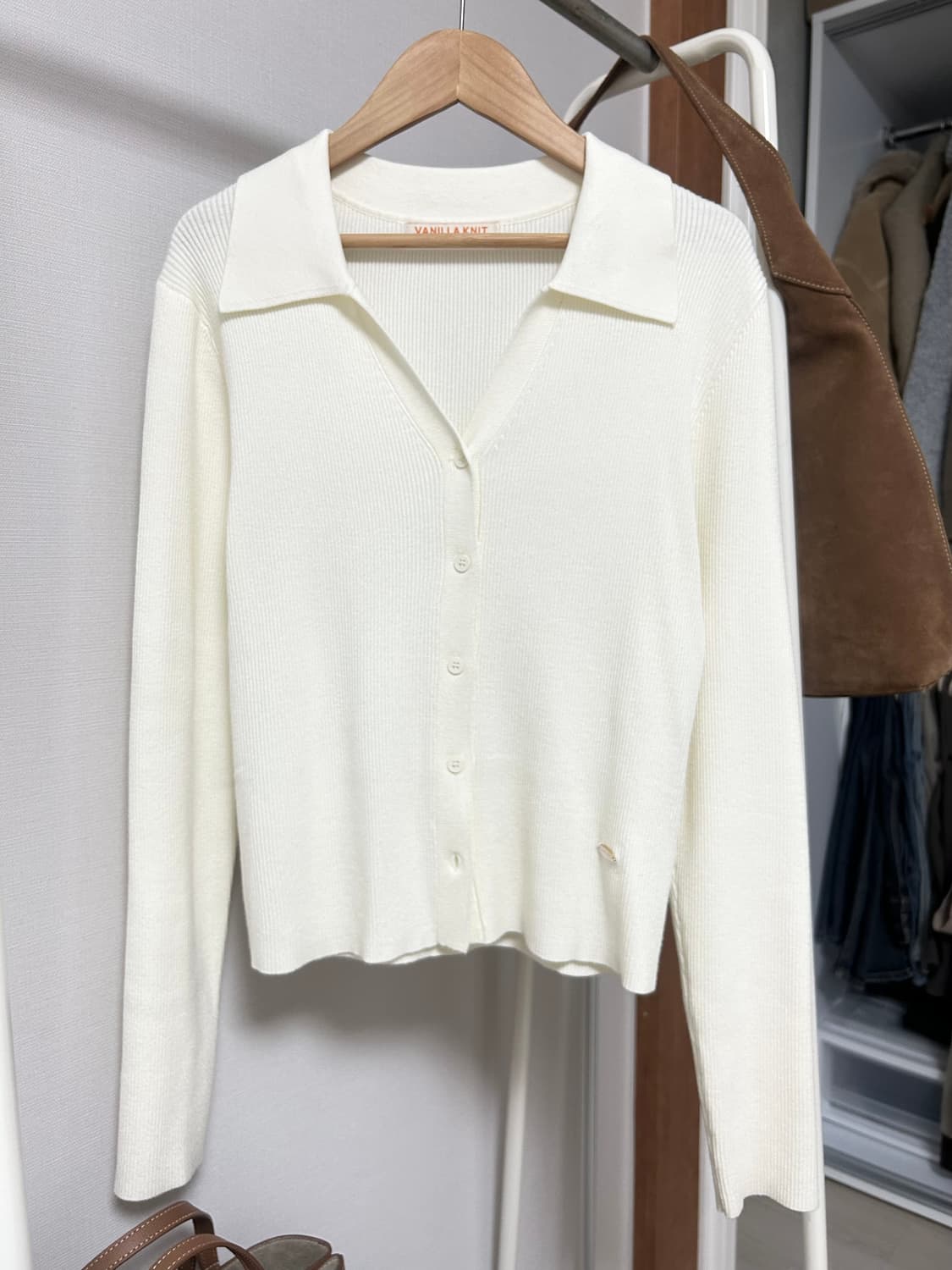 바닐라니트 브이넥 가디건 니트 아이보리 상품이미지7