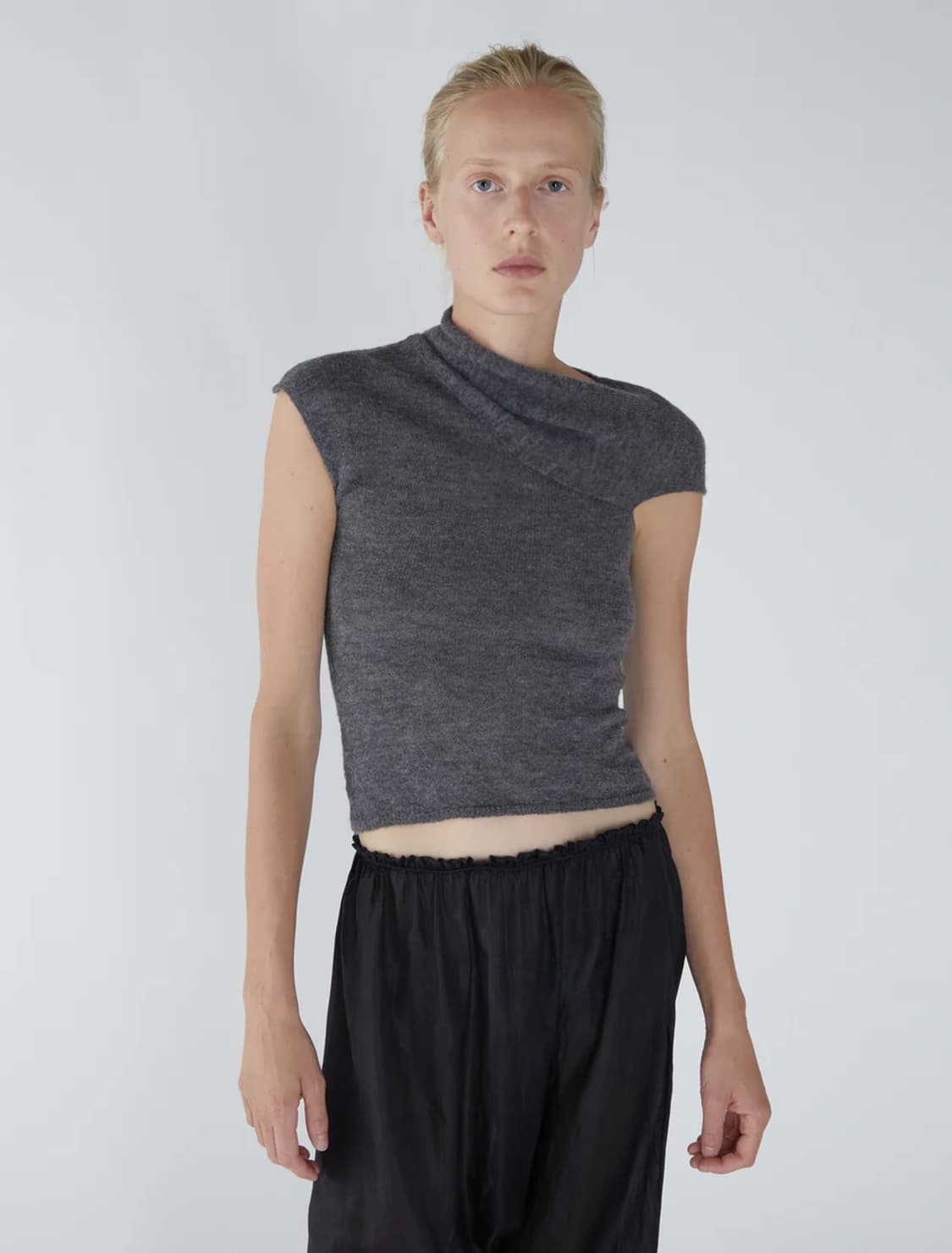 [XS]팔로마울 Aurum 모헤어 비대칭 니트/차콜 상품이미지1