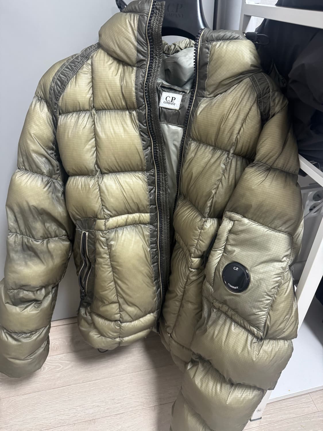 [M] cp컴퍼니 디디쉘 후드 패딩 펀가이 그레이 25fw 상품이미지2