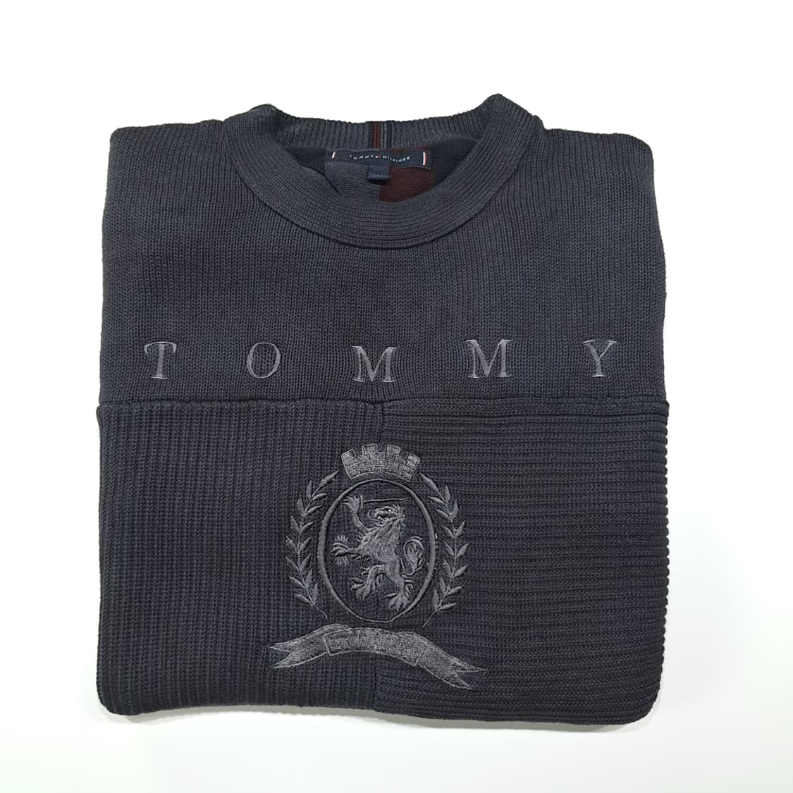 CL118 L 타미힐피거 차콜 헤리티지 라이온 크레스트 & 로고 자수  상품이미지8