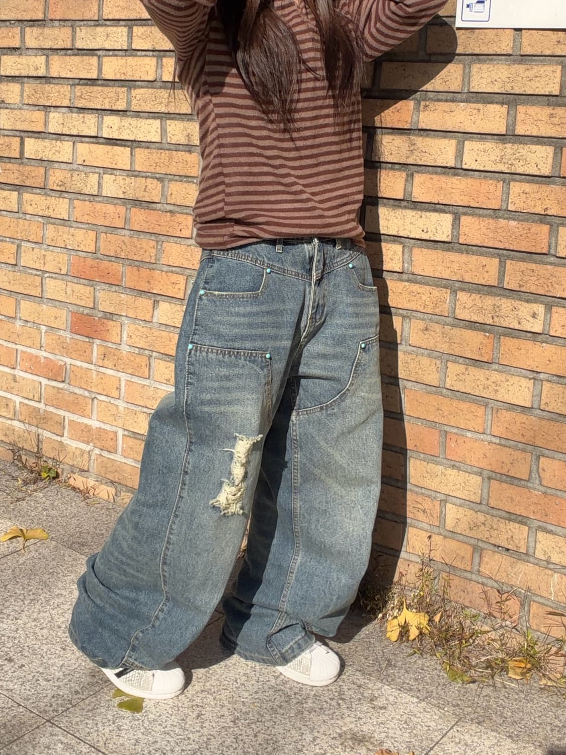 [unisex] 더스티 워싱 데미지 더블니 와이드 데님 pts 상품이미지5