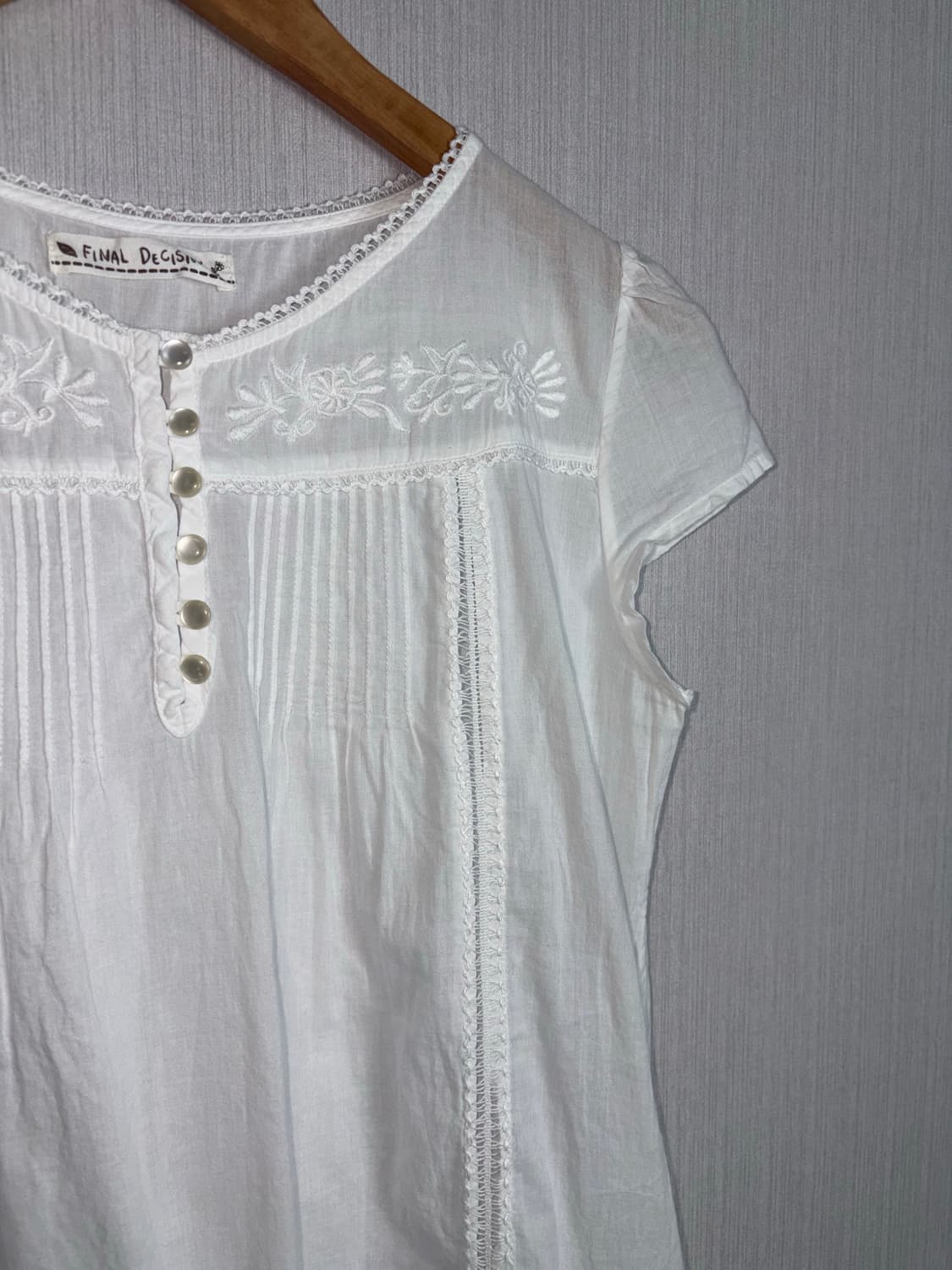 화이트 반소매 자수 블라우스 상품이미지7