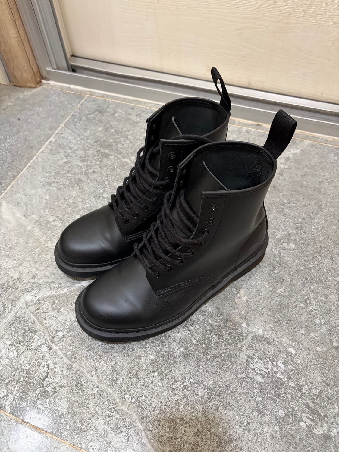 닥터마틴 1460 모노 스무스 270 박스o 상품이미지1