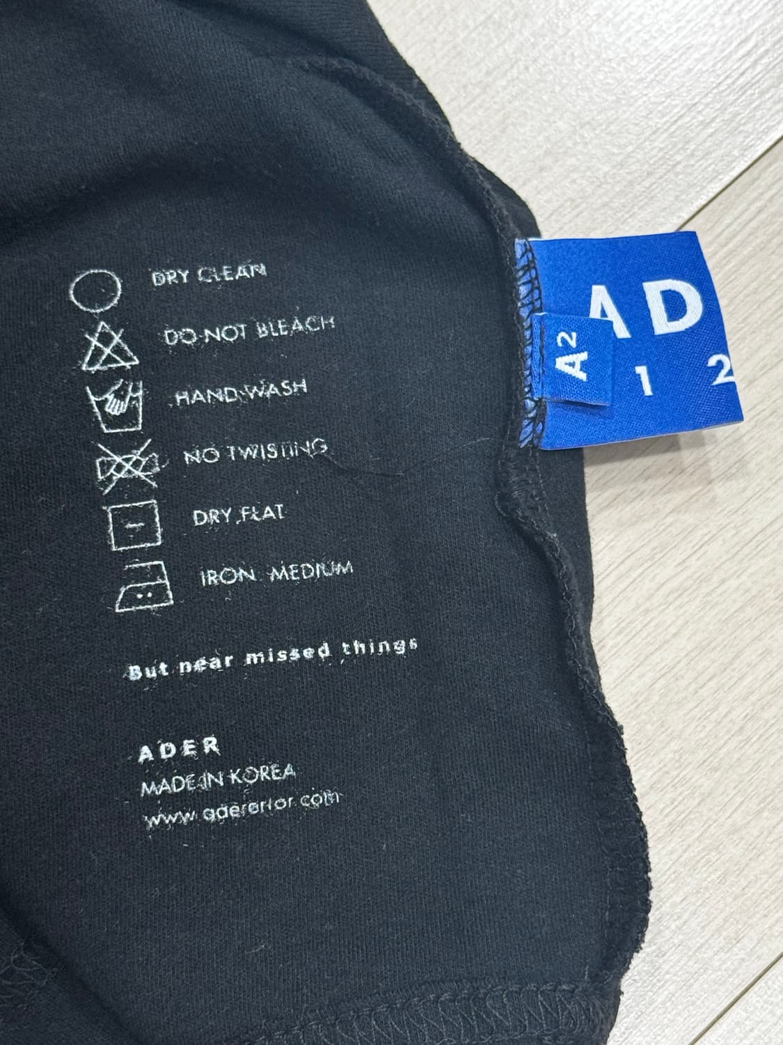 아더에러 블루페인팅 티셔츠 상품이미지5