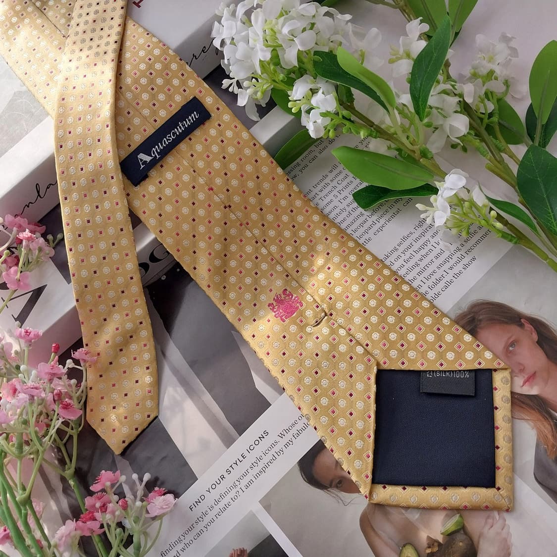 아쿠아스큐텀 실크 옐로우 패턴 넥타이 9.2cm A+등급 K1989
 상품이미지5